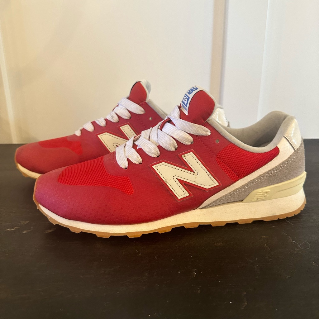 New Balance 696